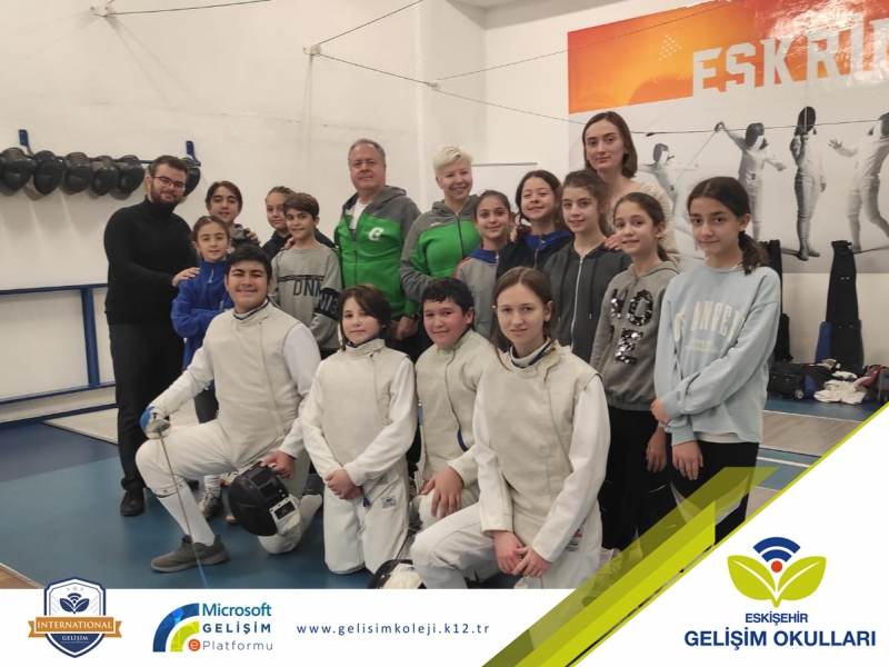 SPORCULARIMIZ ESKRİM TURNUVASINA HAZIR