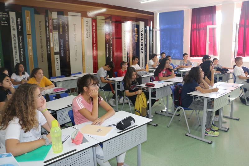 8. SINIF ÖĞRENCİLERİ YENİ DÖNEME HIZLI BİR GEÇİŞ YAPTI
