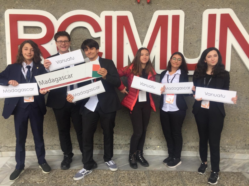 MUN KULÜBÜMÜZ 2-6 NİSAN TARİHLERİNDE RCIMUN`DEYDİ