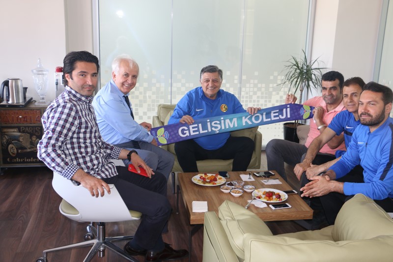BİR BAŞARI HİKAYESİ YILMAZ VURAL