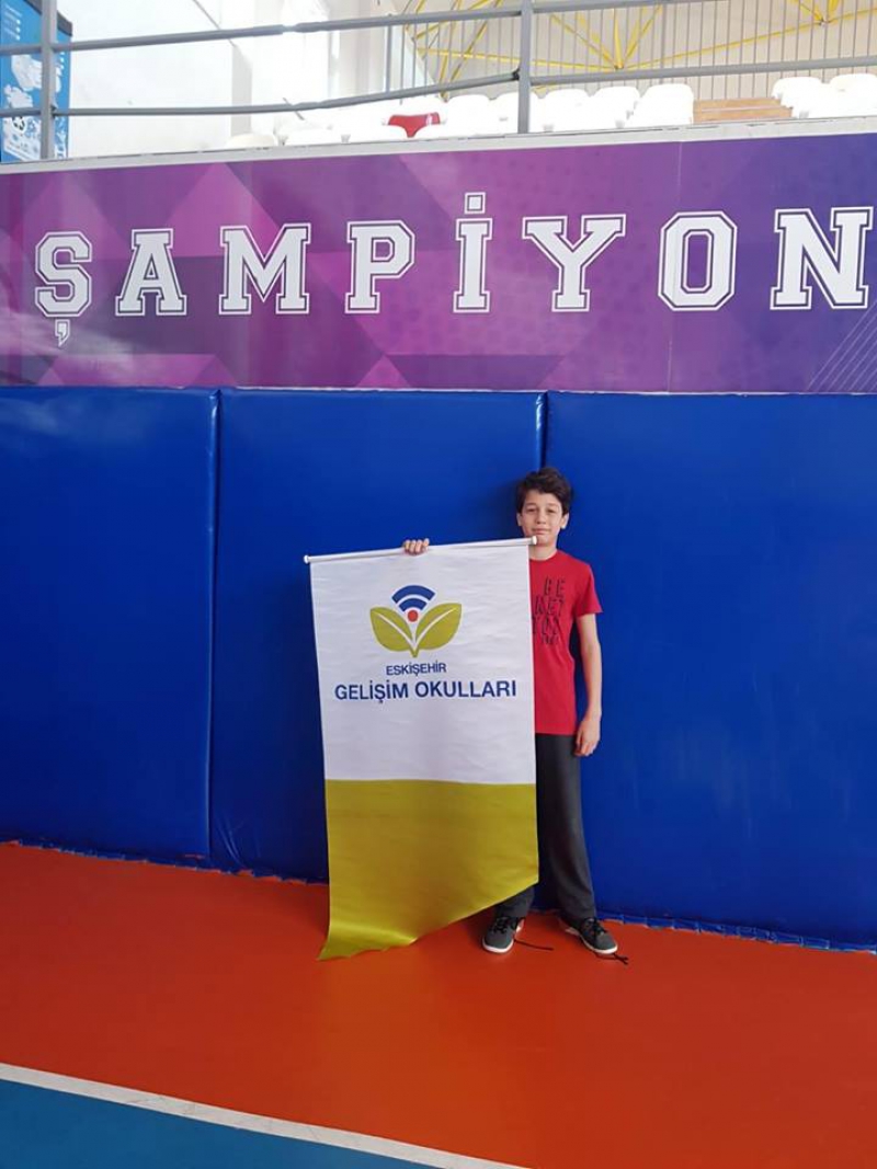 YÜZMEDE BÜYÜK BAŞARI