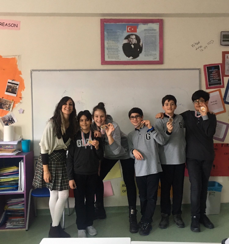 HOW WAS THE ENGLISH WEEK HELD IN GELISIM SCHOOLS ?