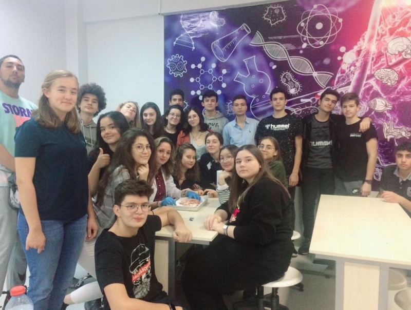 11. SINIF ÖĞRENCİLERİMİZİN LABORATUVAR ÇALIŞMALARI DEVAM EDİYOR