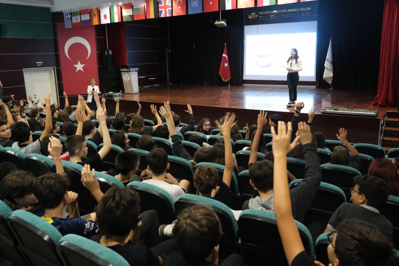 2018 YILI MEZUNUMUZ DİYETİSYEN ECEM ŞAYLIÖZ 8.SINIF ÖĞRENCİLERİMİZE SINAV DÖNEMİNDE BESLENME SEMİNERİ