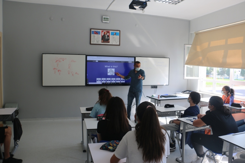 9. SINIFLAR ORYANTASYON PROGRAMI TÜM HIZIYLA DEVAM EDİYOR