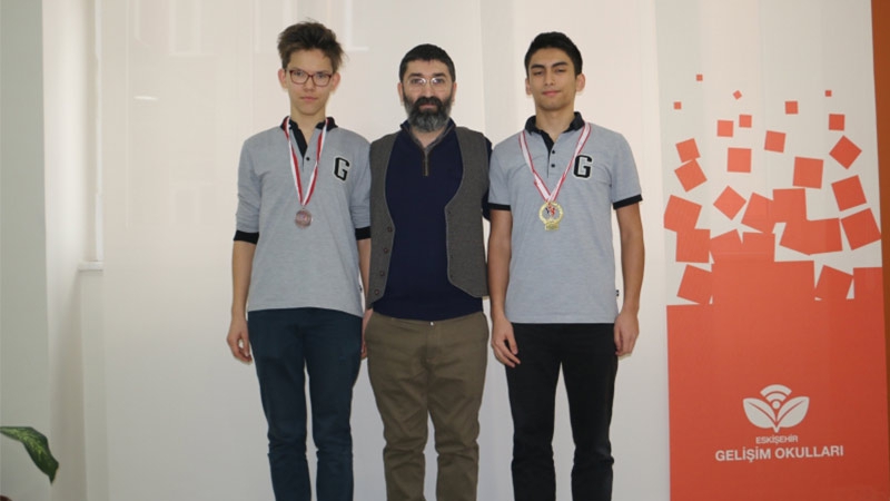 SATRANÇTA BİRİNCİLİK VE ÜÇÜNCÜLÜK