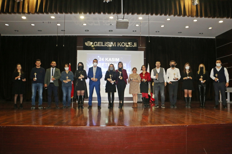 ÖĞRENCİLERİMİZDEN EĞLENCELİ ÖĞRETMENLER GÜNÜ HEDİYESİ