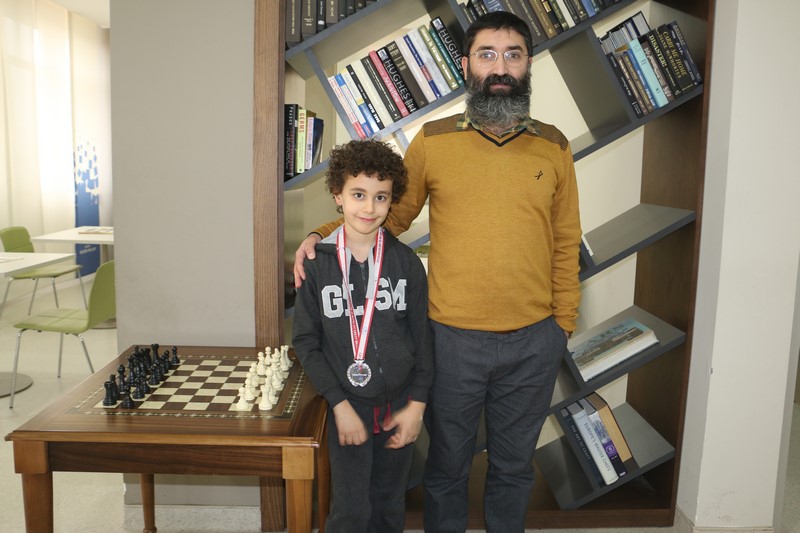 SATRANÇTA İKİNCİLİK