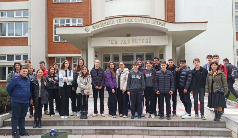 MATEMATİK KULÜBÜ ÖĞRENCİLERİMİZ MATEMATİK NOKTASINDA