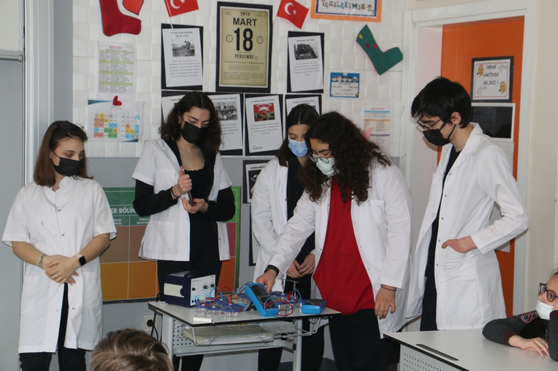FİZİK BİLİM KULÜBÜ ÖĞRENCİLERİMİZ KAZANIMLARINI PAYLAŞIYOR