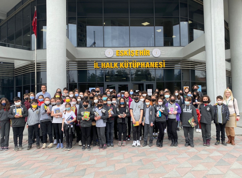 ORTAOKUL ÖĞRENCİLERİ İL HALK KÜTÜPHANESİNDE! 