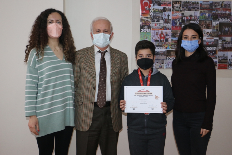 ÖĞRENCİMİZ ÖDÜLLERİYLE DÖNDÜ