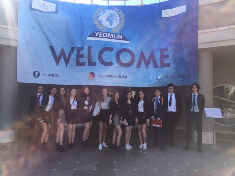 MUN KULÜBÜMÜZ 19-22 NİSAN TARİHLERİ ARASINDA ÖZEL ANTALYA KOLEJİ`NİN DÜZENLEDİĞİ YEDMUN`19`DAYDI!