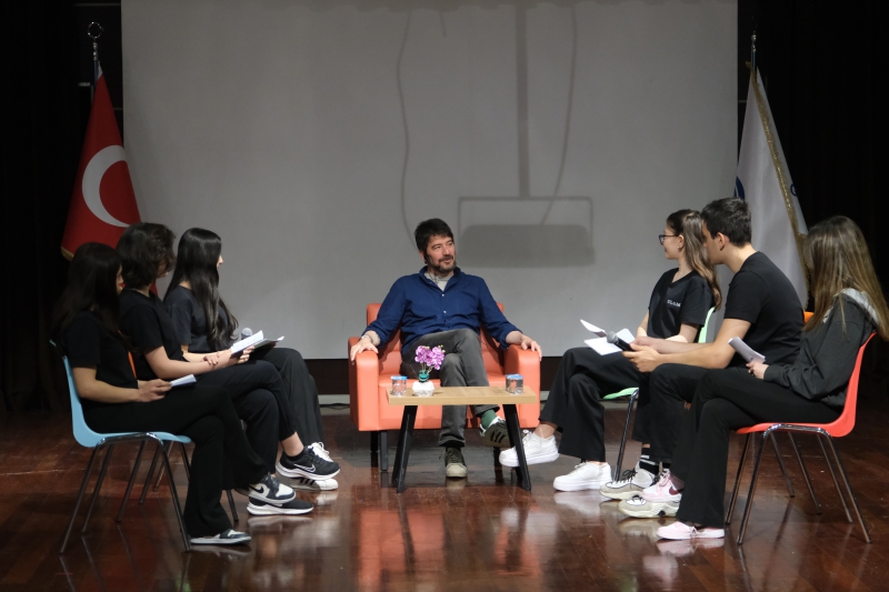 YAZAR HAKAN BIÇAKÇI LİSE ÖĞRENCİLERİMİZLE BULUŞTU