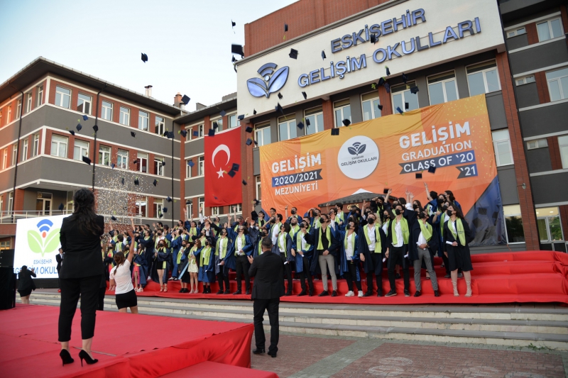 2020 DÖNEM MEZUNLARIMIZA COŞKULU MEZUNİYET TÖRENİ
