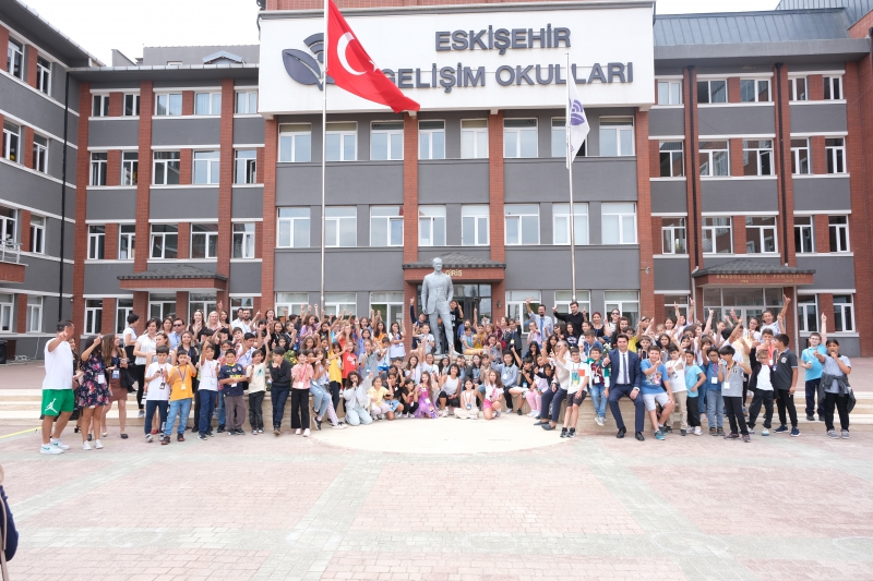 5.SINIF ÖĞRENCİLERİMİZ COŞKULU BİR ŞEKİLDE ORYANTASYON HAFTASINA BAŞLADILAR