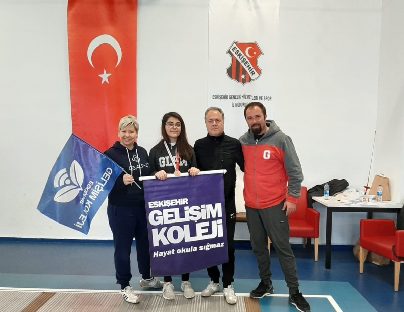 ESKRİMDE ÜÇÜNCÜLÜK