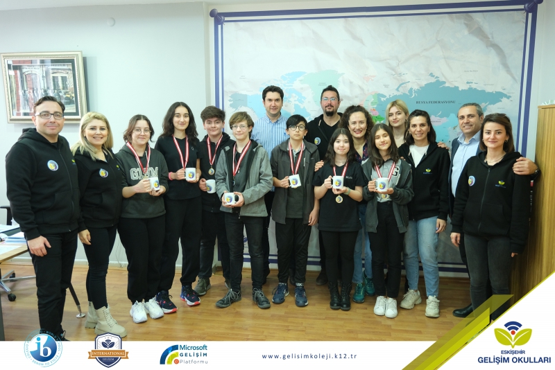 Pİ SURVİVOR YARIŞMASINDA BİRİNCİ OLAN TAKIMLARA ÖDÜLLERİ VERİLDİ.