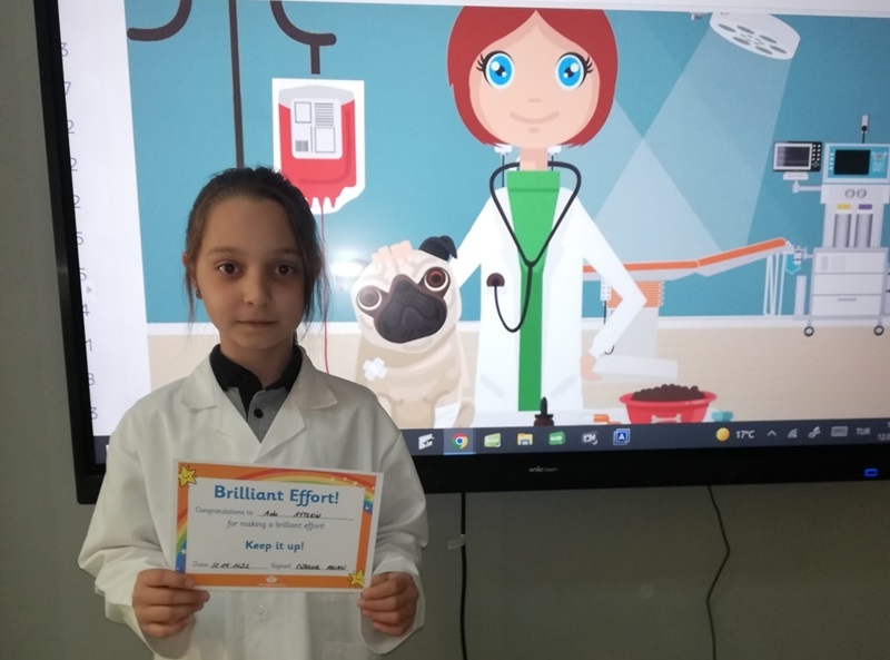 ENGLISH PRESENTATIONS OF THE 4TH GRADES