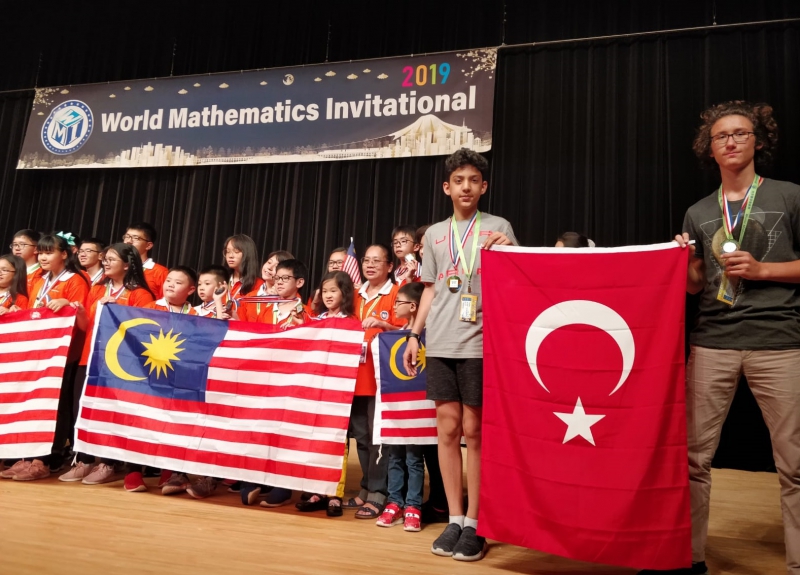 MATEMATİK ÖĞRETMENİMİZ JAPONYA`DA 