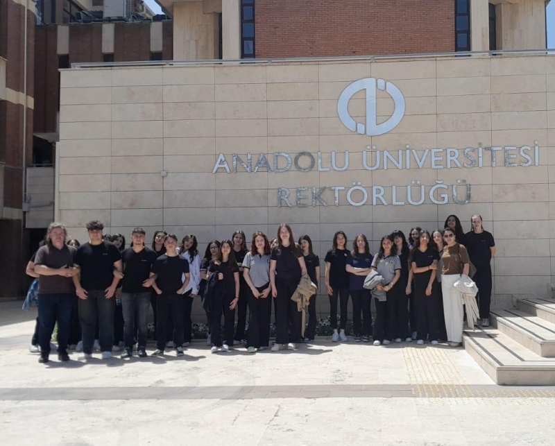 11. SINIF ÖĞRENCİLERİMİZ ANADOLU ÜNİVERSİTESİNİ ZİYARET ETTİ