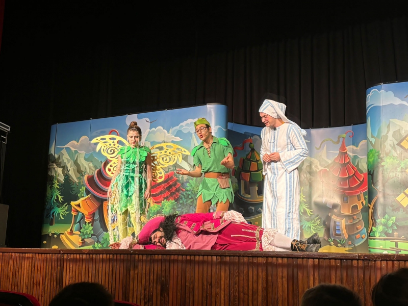 1. SINIF ÖĞRENCİLERİMİZ “PETER PAN” OYUNUNU İZLEMEYE GİTTİLER.