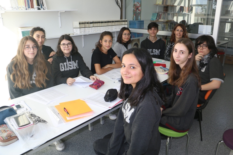 GENÇ YAZARLARIMIZ NİLÜFER ALTUNKAYA İLE BULUŞTU